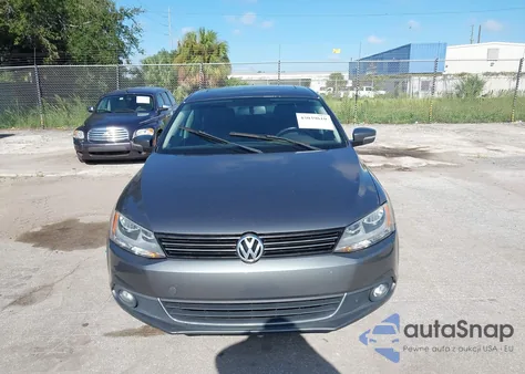 2012 Volkswagen Jetta 2.5L Sel z USA, uszkodzony, nr VIN 3VWLX7AJ8CM324630